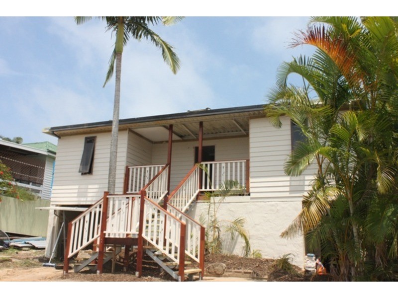 36 Deakin Avenue, Southport QLD 4215