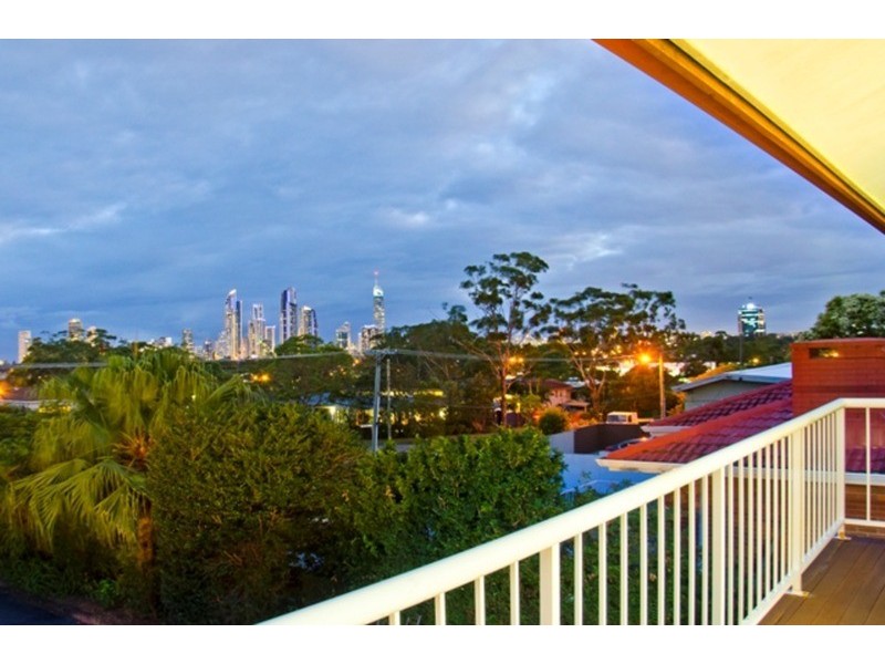 9 Petersen  Avenue, Southport QLD 4215