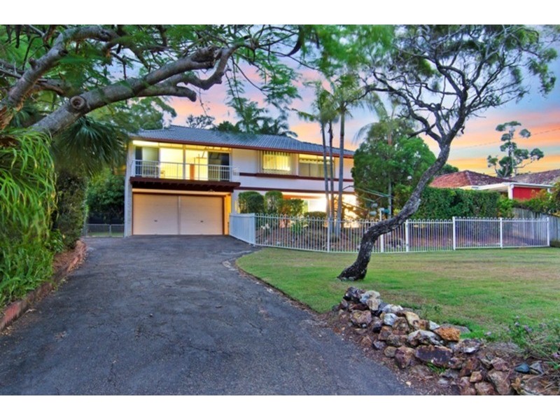 9 Petersen  Avenue, Southport QLD 4215