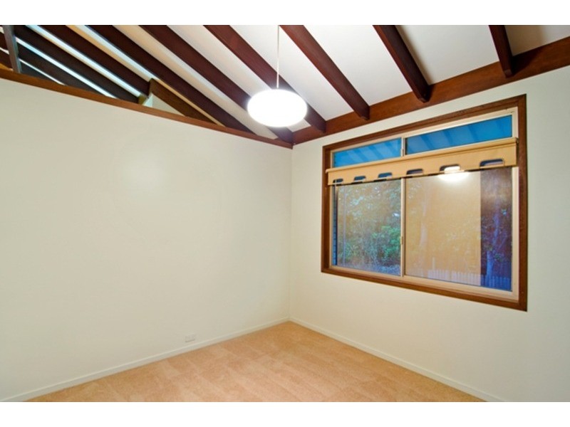 9 Petersen  Avenue, Southport QLD 4215