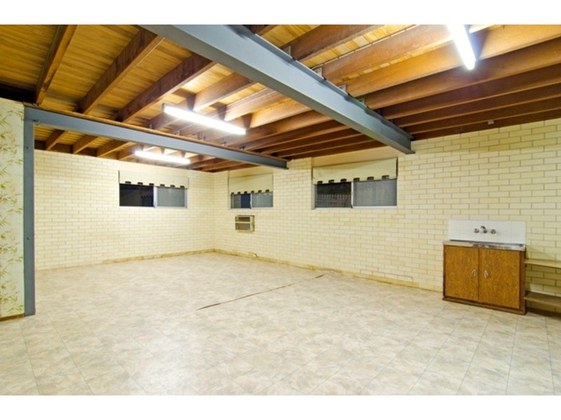 9 Petersen  Avenue, Southport QLD 4215