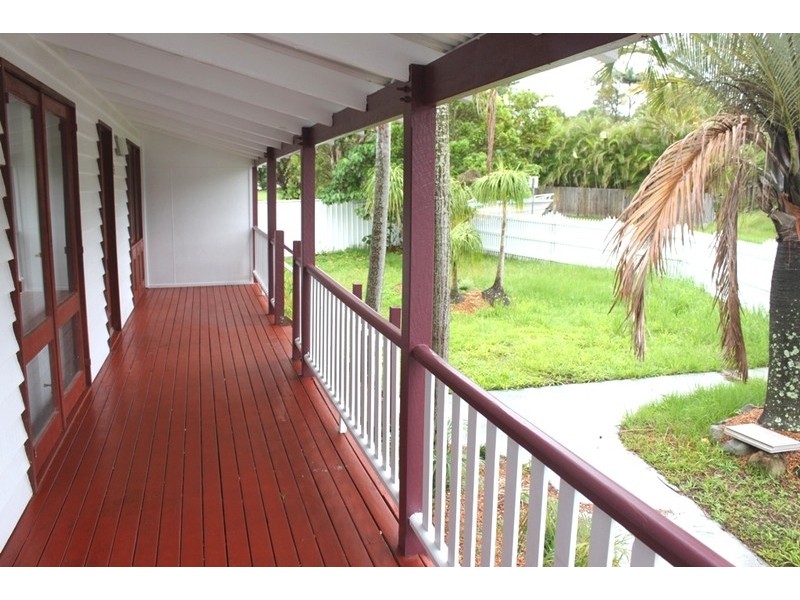 39 Warana Avenue, Southport QLD 4215