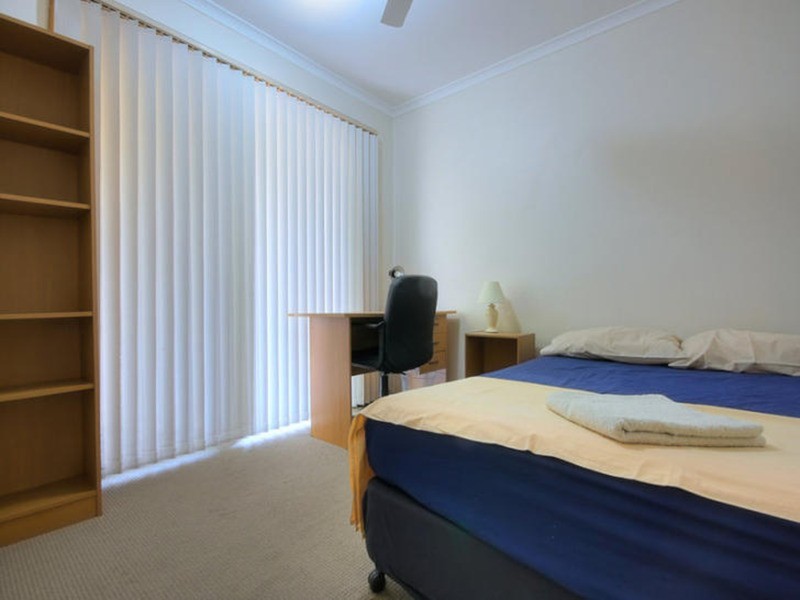 5 Cook Close, Southport QLD 4215