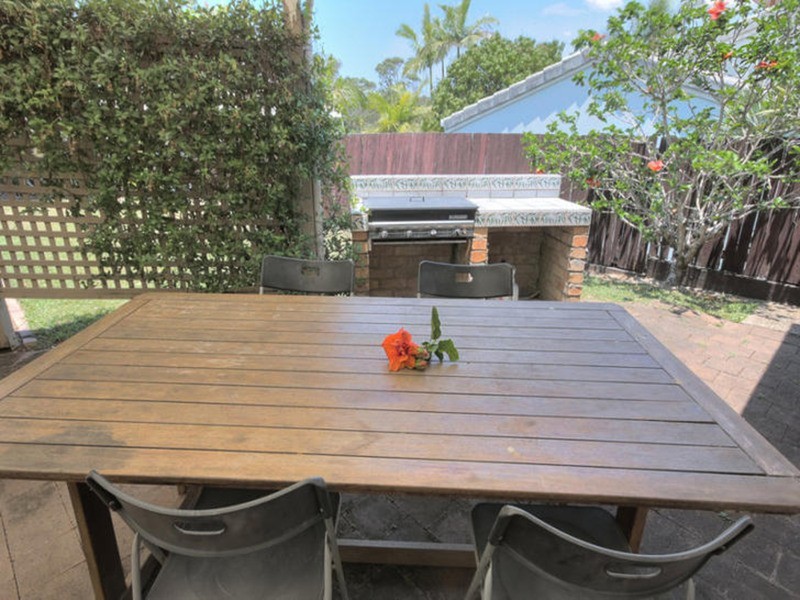 5 Cook Close, Southport QLD 4215