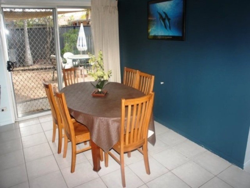 1/217 Central Street, Labrador QLD 4215