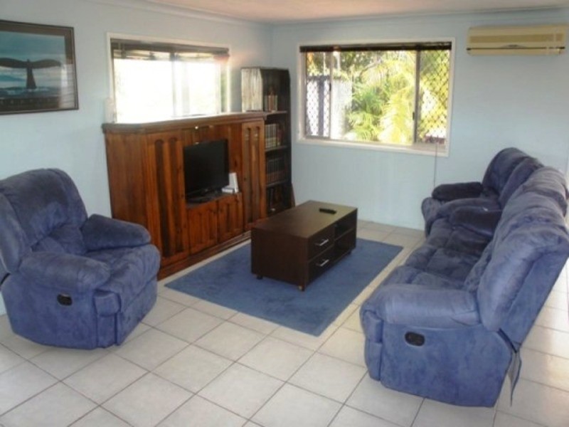 1/217 Central Street, Labrador QLD 4215