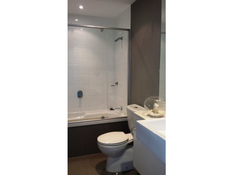 33804/9 Lawson Street, Southport QLD 4215