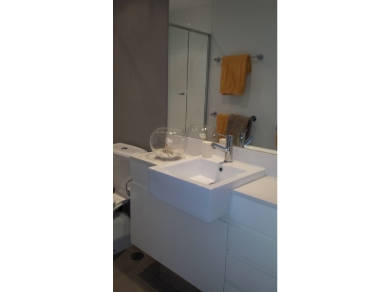 33804/9 Lawson Street, Southport QLD 4215