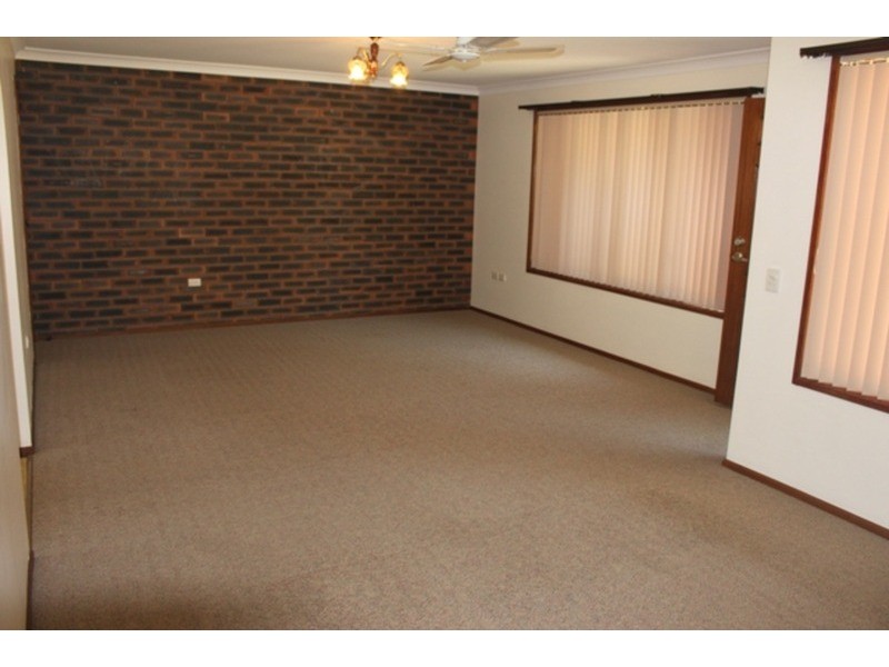 1/6 Corunna Crescent, Ashmore QLD 4214