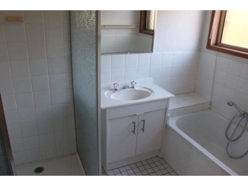 1/2 Inchcape Crescent, Ashmore QLD 4214