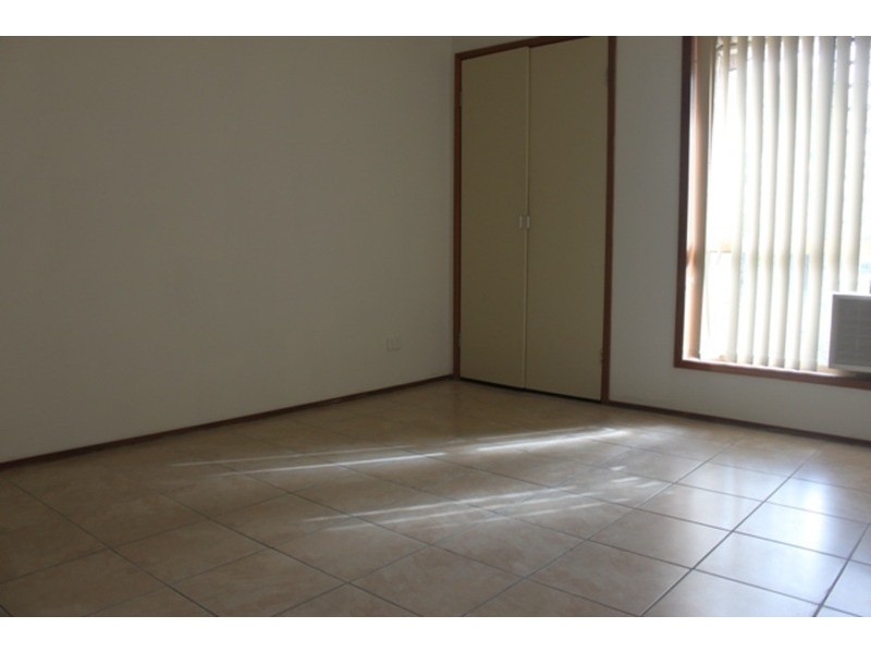 1/2 Inchcape Crescent, Ashmore QLD 4214