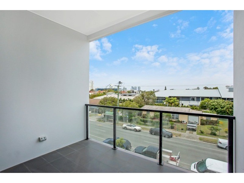 6/37 Central Street, Labrador QLD 4215