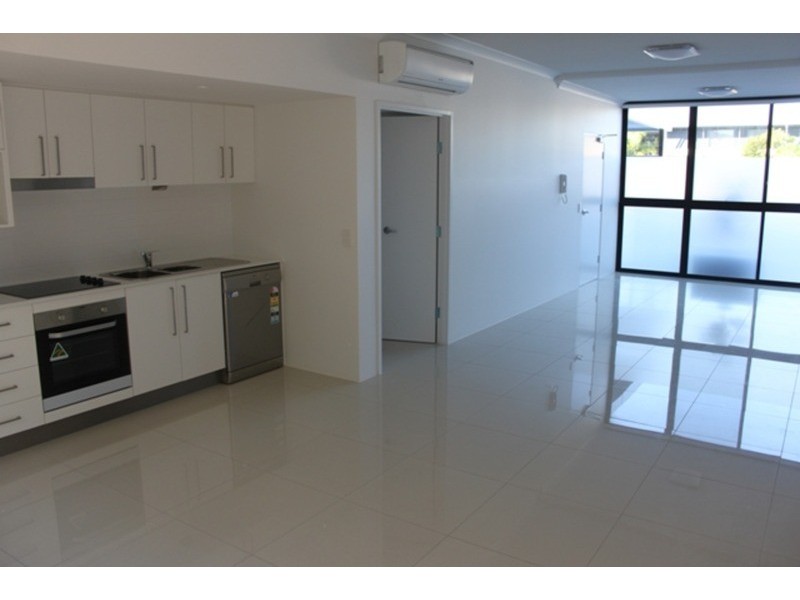 3/37 Central Street, Labrador QLD 4215