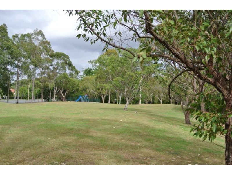 32 golden Crescent, Southport QLD 4215