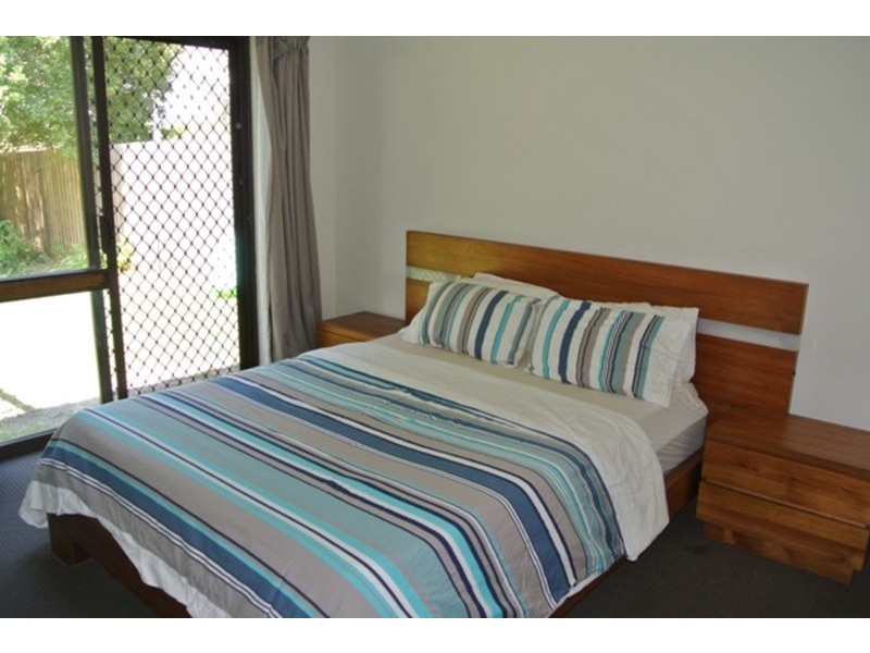 32 golden Crescent, Southport QLD 4215