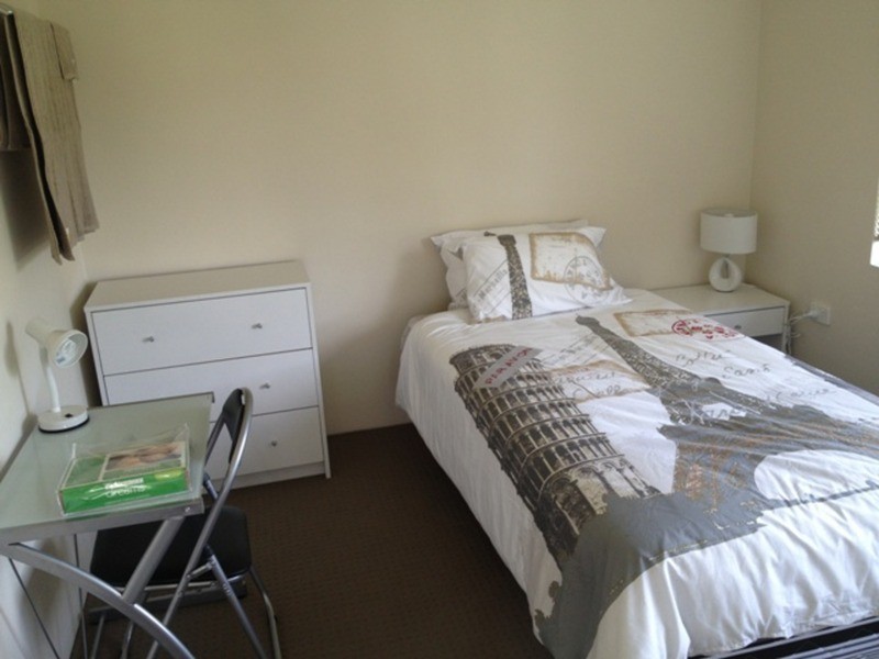 1 /217 Central Street, Labrador QLD 4215