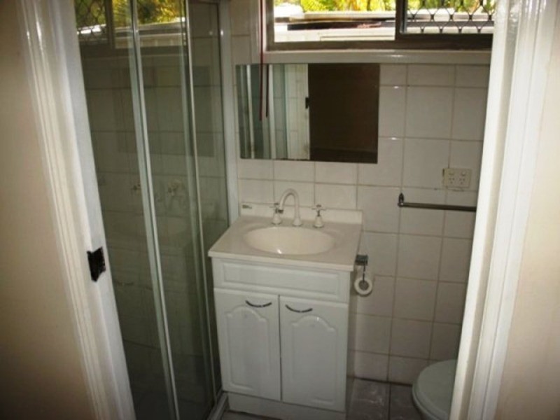 1 /217 Central Street, Labrador QLD 4215