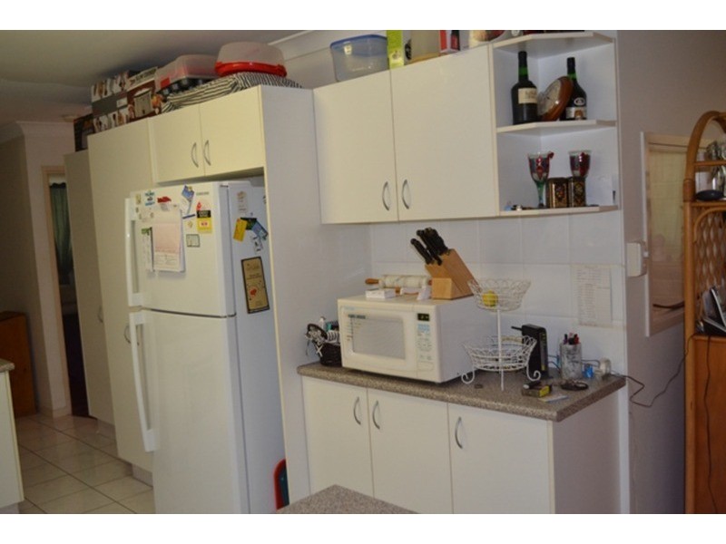 32 Lind Avenue, Southport QLD 4215