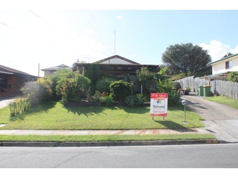 19 Warratina Street, Labrador QLD 4215