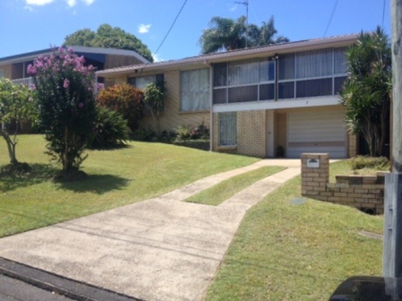 3 Gurrah Avenue, Southport QLD 4215