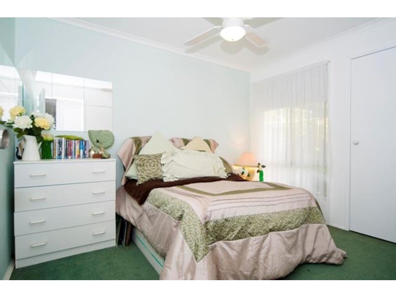 2/33 Telopea Street, Labrador QLD 4215