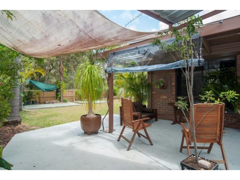 2/33 Telopea Street, Labrador QLD 4215