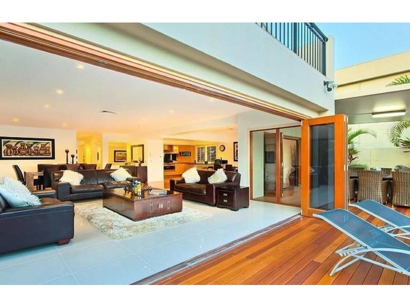 Isle Of Capri QLD 4217