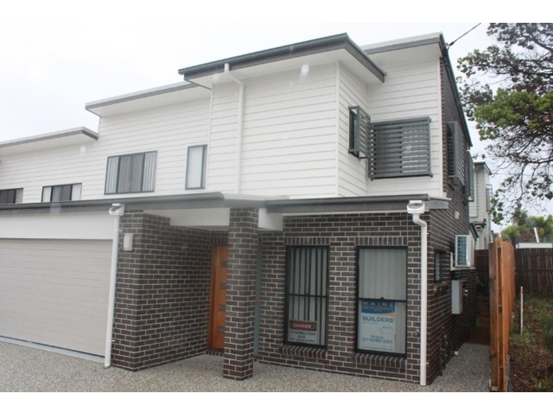 1/6 Fourth Avenue, Labrador QLD 4215