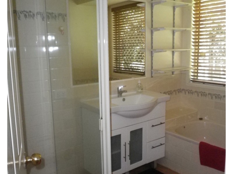 15 Cherry Hill Crescent, Parkwood QLD 4214