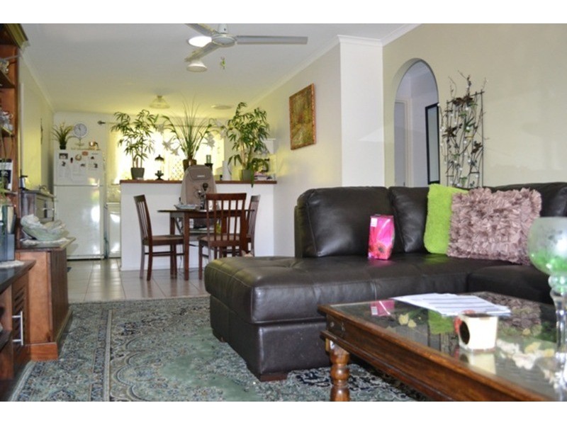 8/11 Hoya Court, Labrador QLD 4215