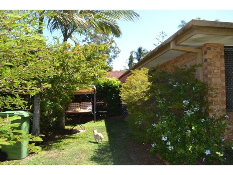 8/11 Hoya Court, Labrador QLD 4215