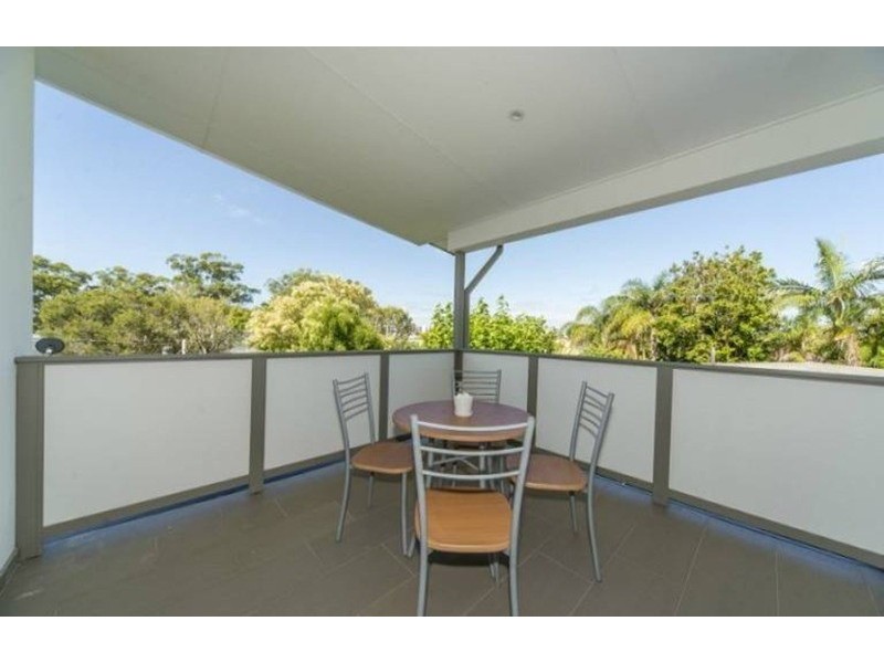 1/7 Penrock Parade, Labrador QLD 4215