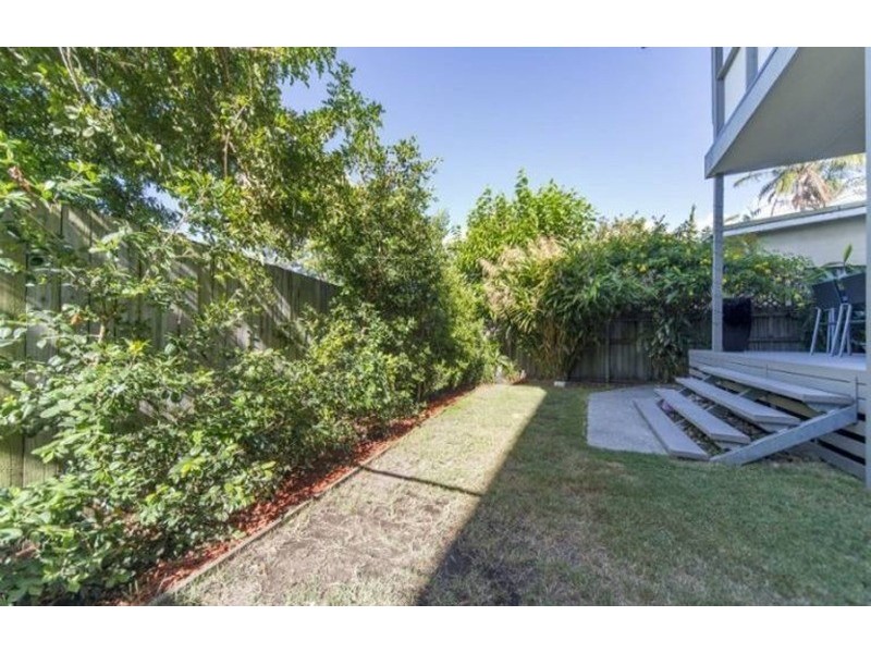 1/7 Penrock Parade, Labrador QLD 4215