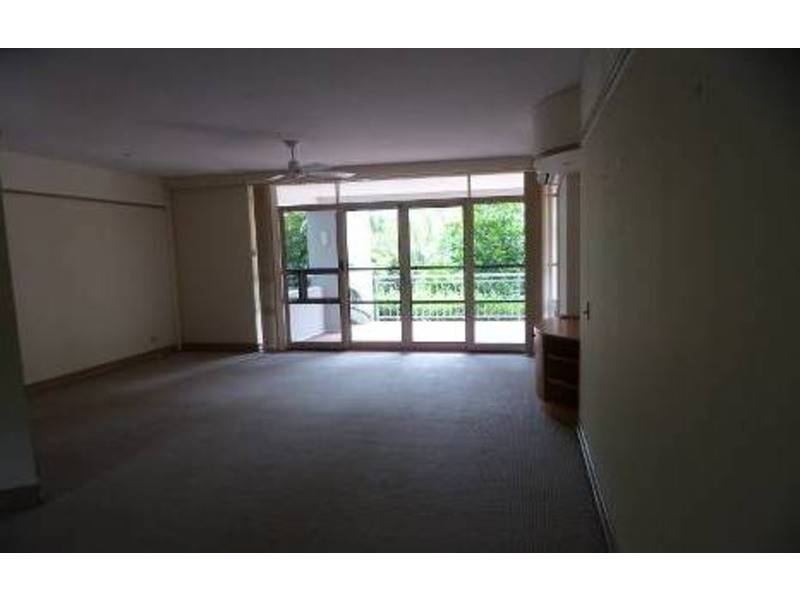 15/76 Chichester Drive, Arundel QLD 4214