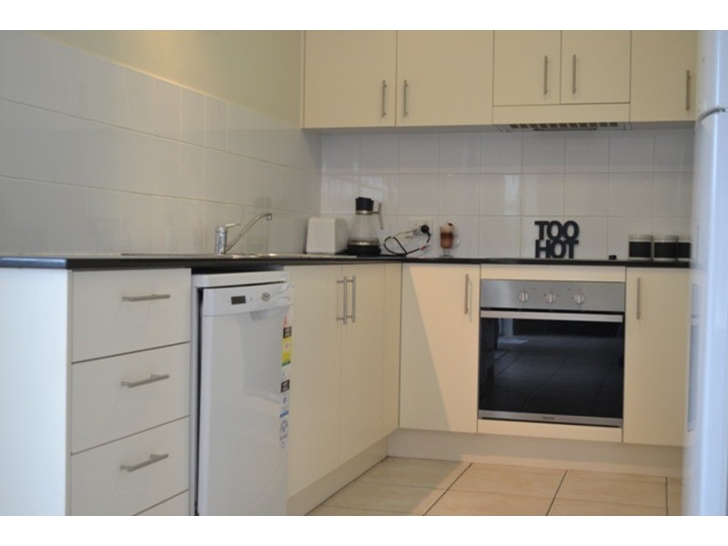 4/97 Muir  Street, Labrador QLD 4215