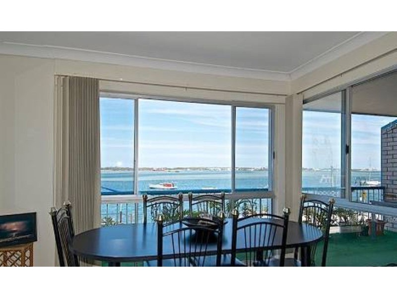 10/294 Marine Parade, Labrador QLD 4215