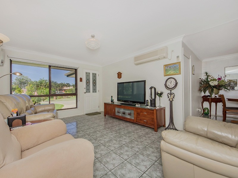 2/14 Burwood Court, Labrador QLD 4215