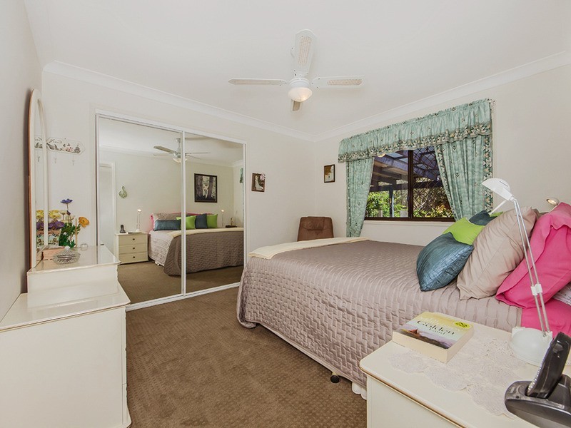 2/14 Burwood Court, Labrador QLD 4215