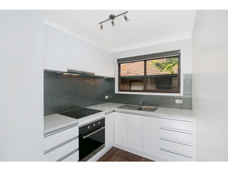 1/10 Shillito  Street, Southport QLD 4215