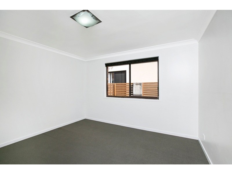 1/10 Shillito  Street, Southport QLD 4215