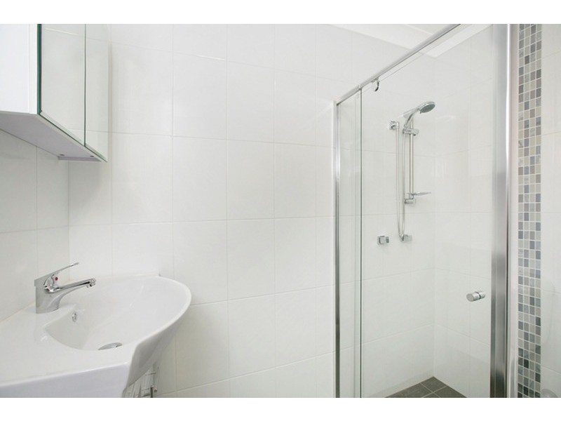 1/10 Shillito  Street, Southport QLD 4215