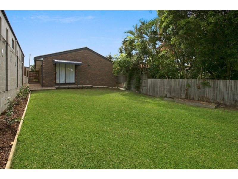 2/10 Shillito Street, Southport QLD 4215