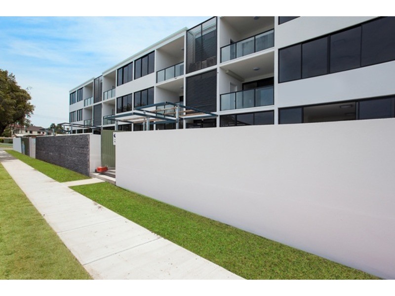 12/37 Central Street, Labrador QLD 4215