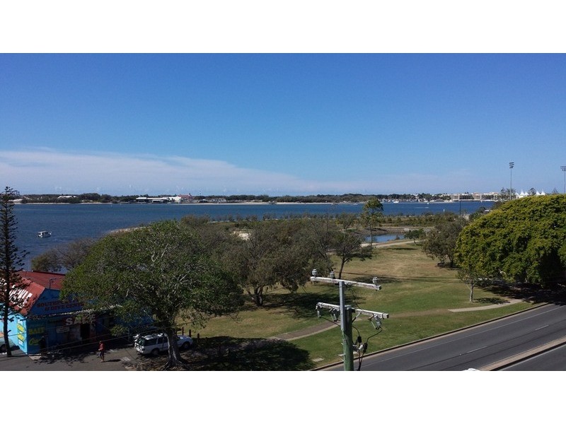 55/106 Marine Parade, Southport QLD 4215