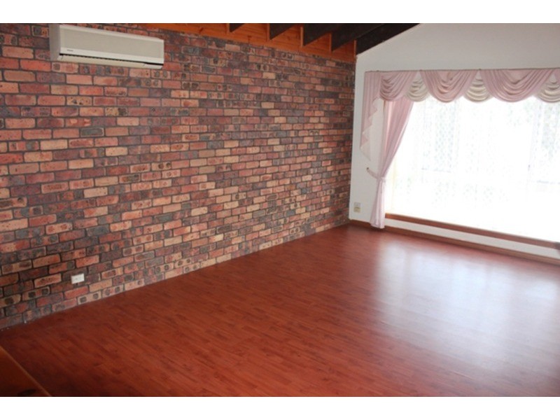 98 Ashmore Road, Bundall QLD 4217