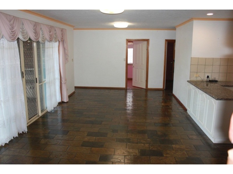 98 Ashmore Road, Bundall QLD 4217