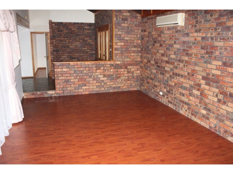 98 Ashmore Road, Bundall QLD 4217