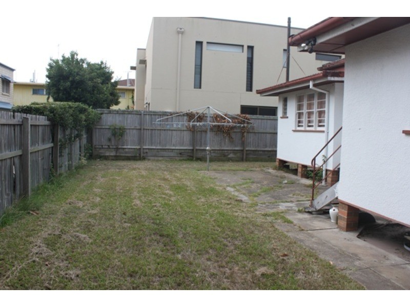 48 Little Norman Street, Southport QLD 4215