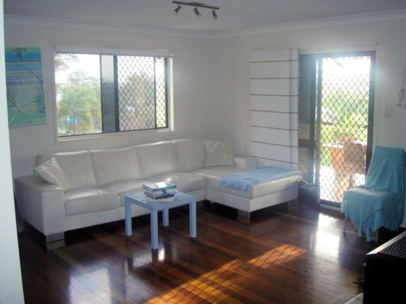 15 Buliti Street, Santa Barbara QLD 4212