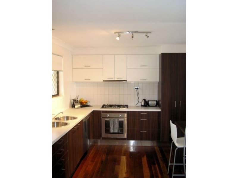 15 Buliti Street, Santa Barbara QLD 4212